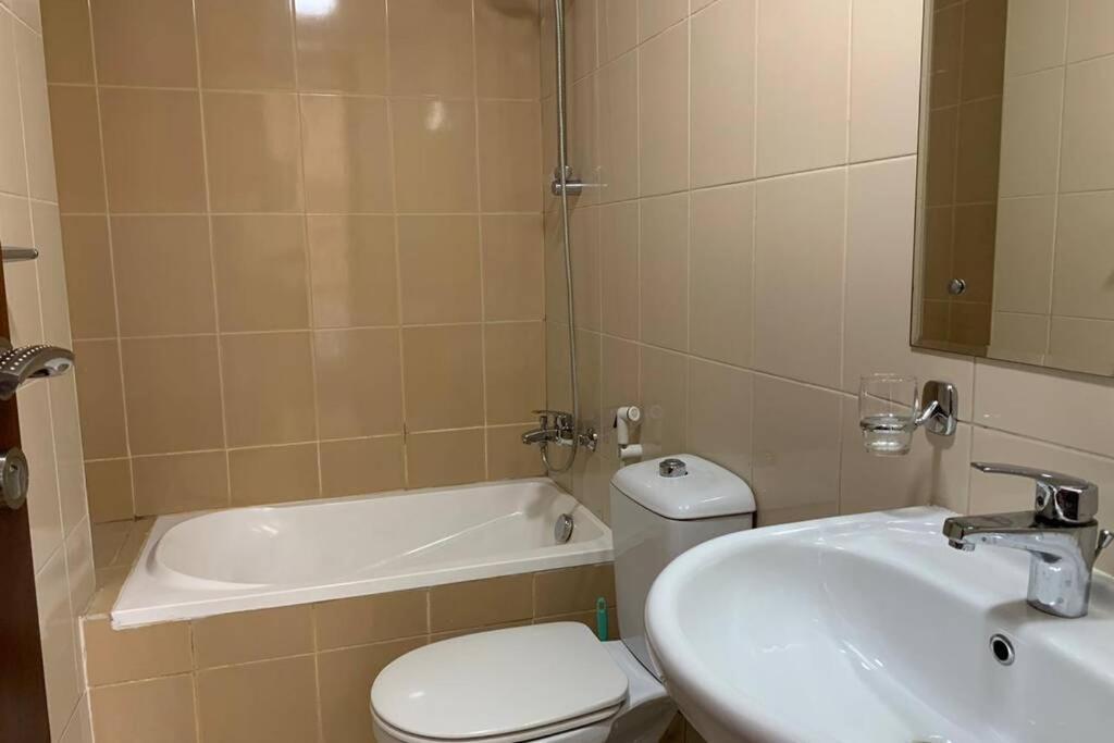 Cozy 2Bhk Near To Dmcc Metro Station -505 Apartment Dubai Ngoại thất bức ảnh